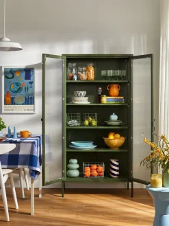 Vitrina de metal con cristal acanalado The Collector